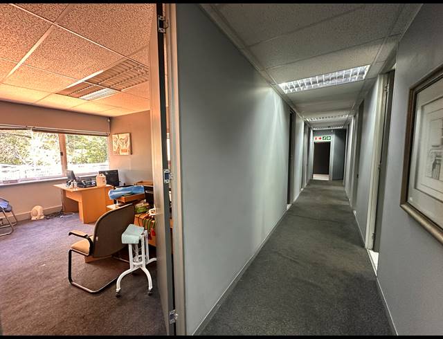 1,165M² BUILDING FOR SALE IN PARKTOWN